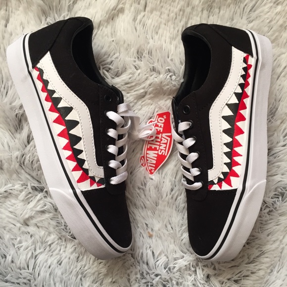 Custom Vans - Picture 5 of 5